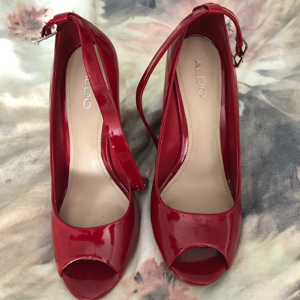 Aldo red wedges